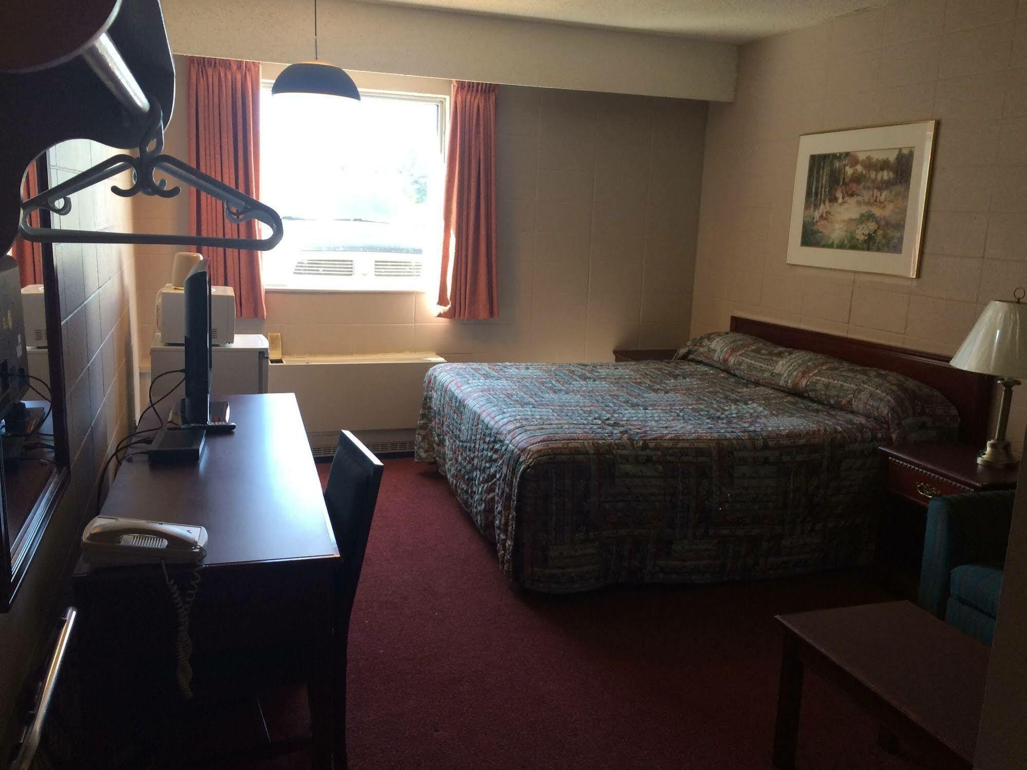Midtown Motor Inn Bonnyville Exteriör bild