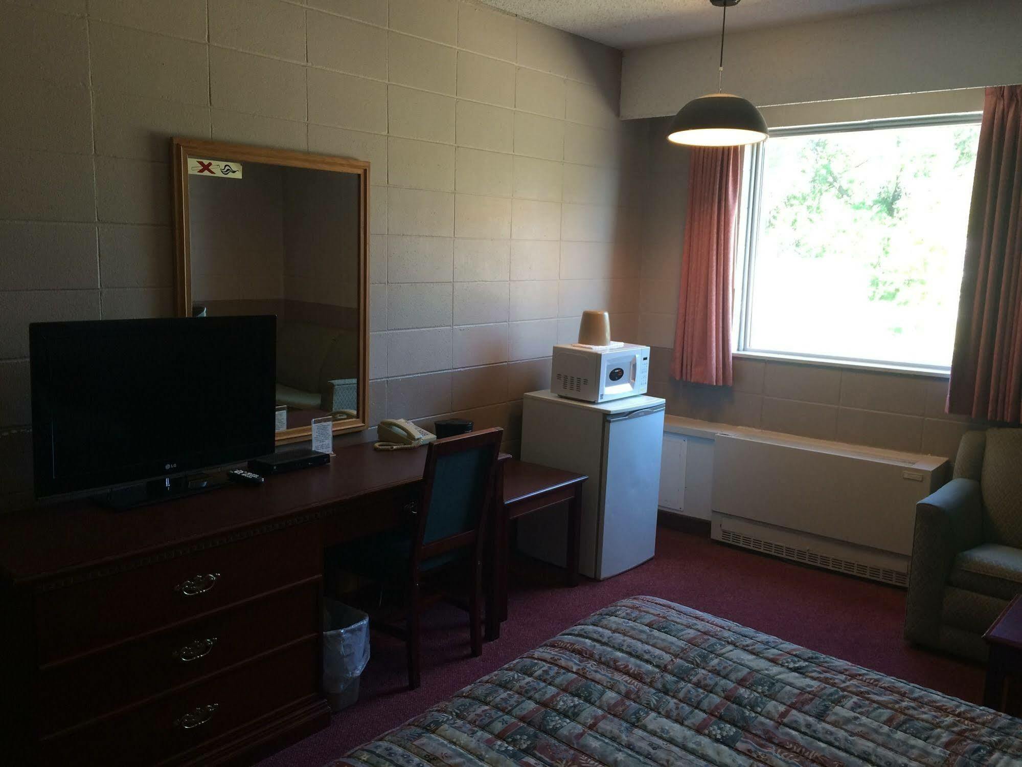 Midtown Motor Inn Bonnyville Exteriör bild
